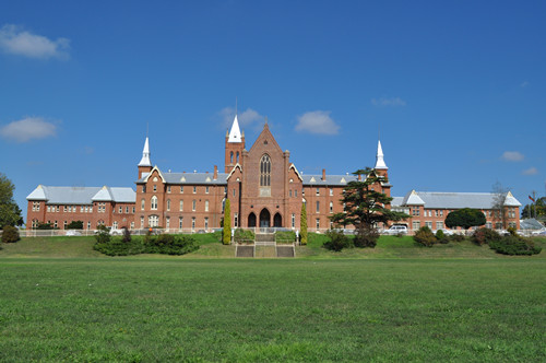 圣斯坦尼斯诺斯学院 St.Stanislaus College