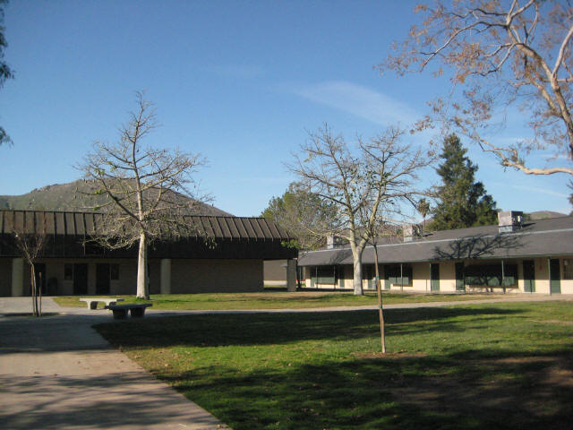 拉茜艾尔学校La Sierra Academy