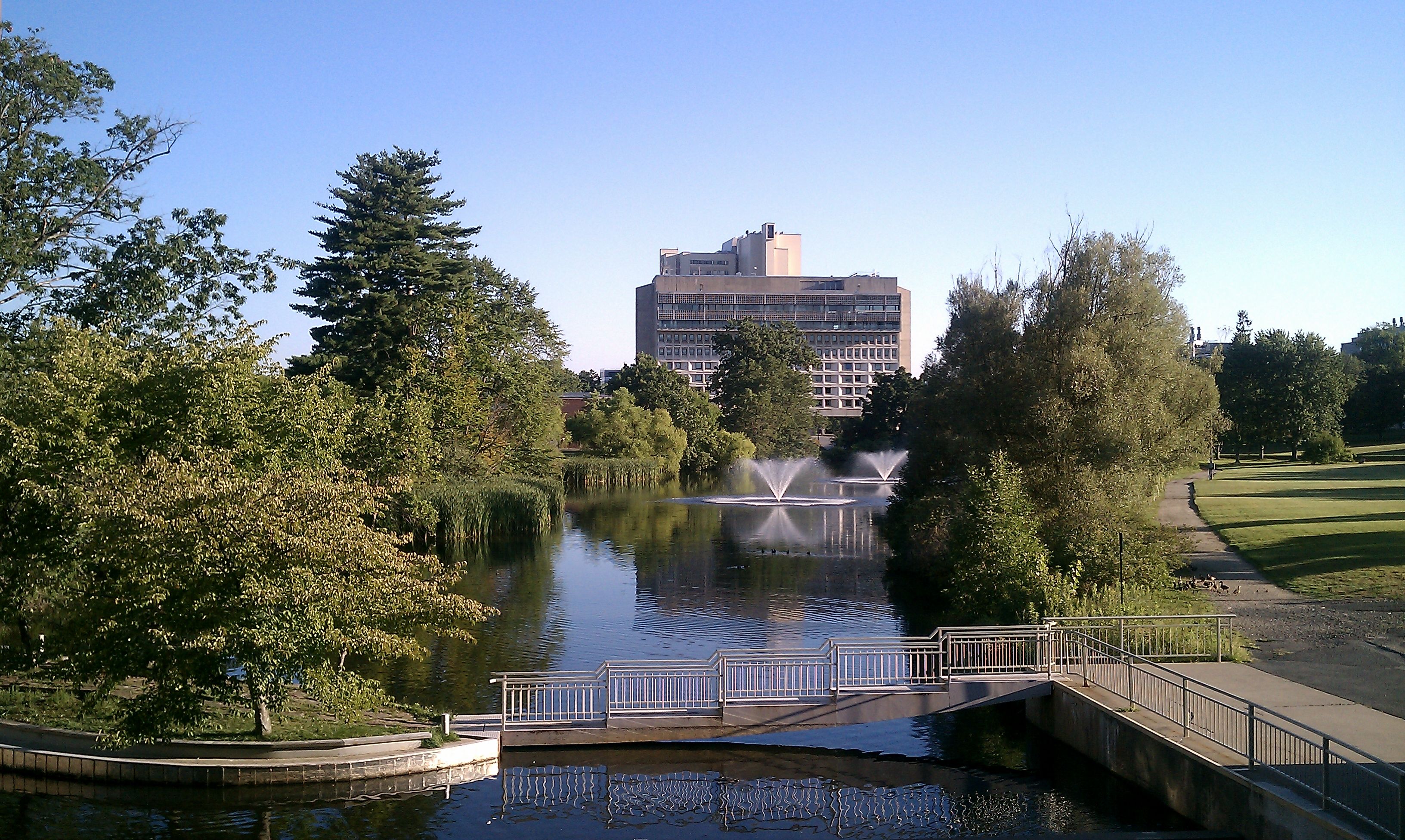 麻省大学-艾默斯特校区 University of Massachusetts Amherst