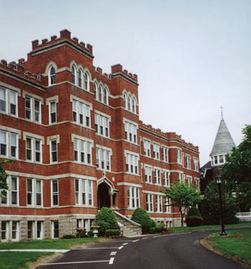 Lauralton Hall in Milford 慈悲圣母院