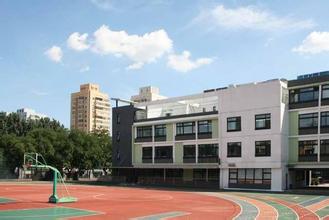 北京实验二小教学楼  附近都是北京最贵的学区房